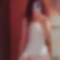 Isabelle, 27