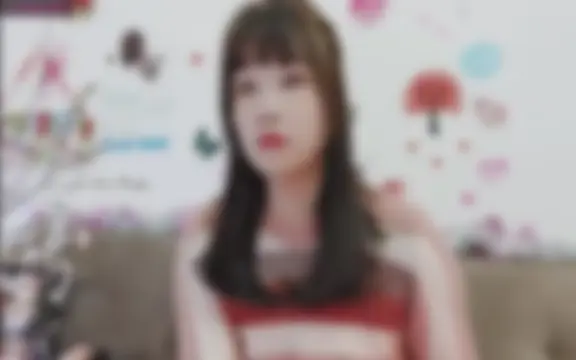 Rachel, 27